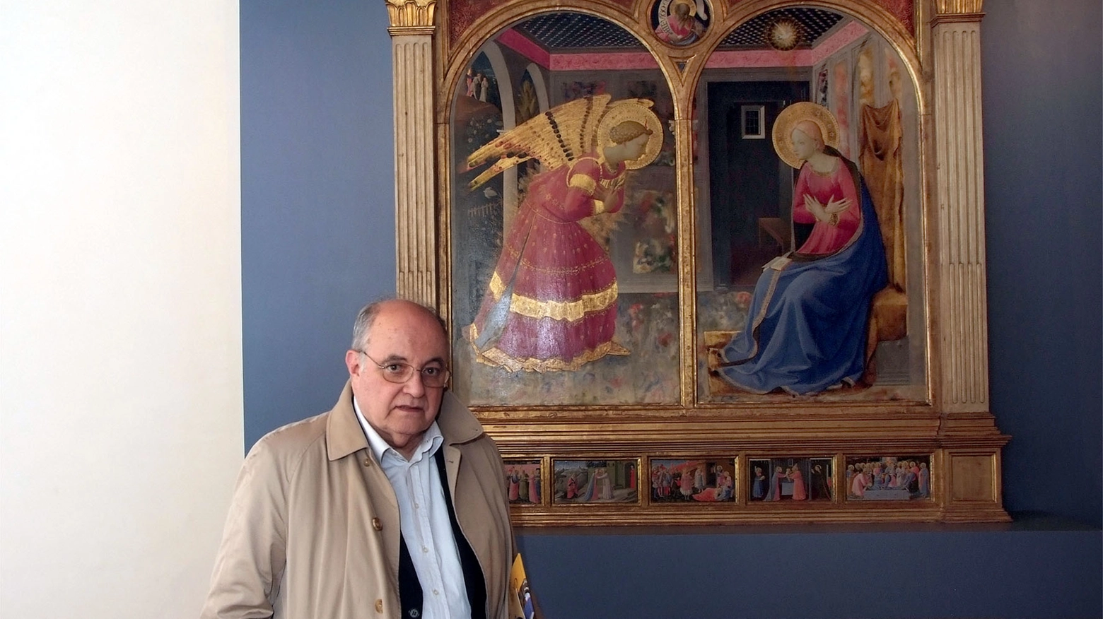 Manuel De Sica davanti al Beato Angelico