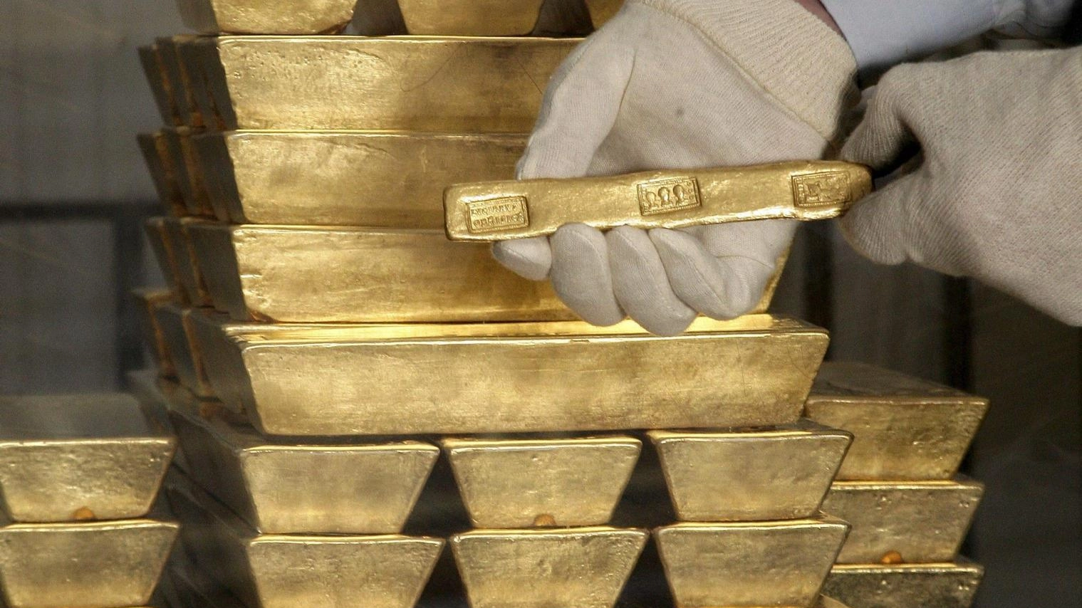 L'oro in calo a 1.979 dollari l'oncia