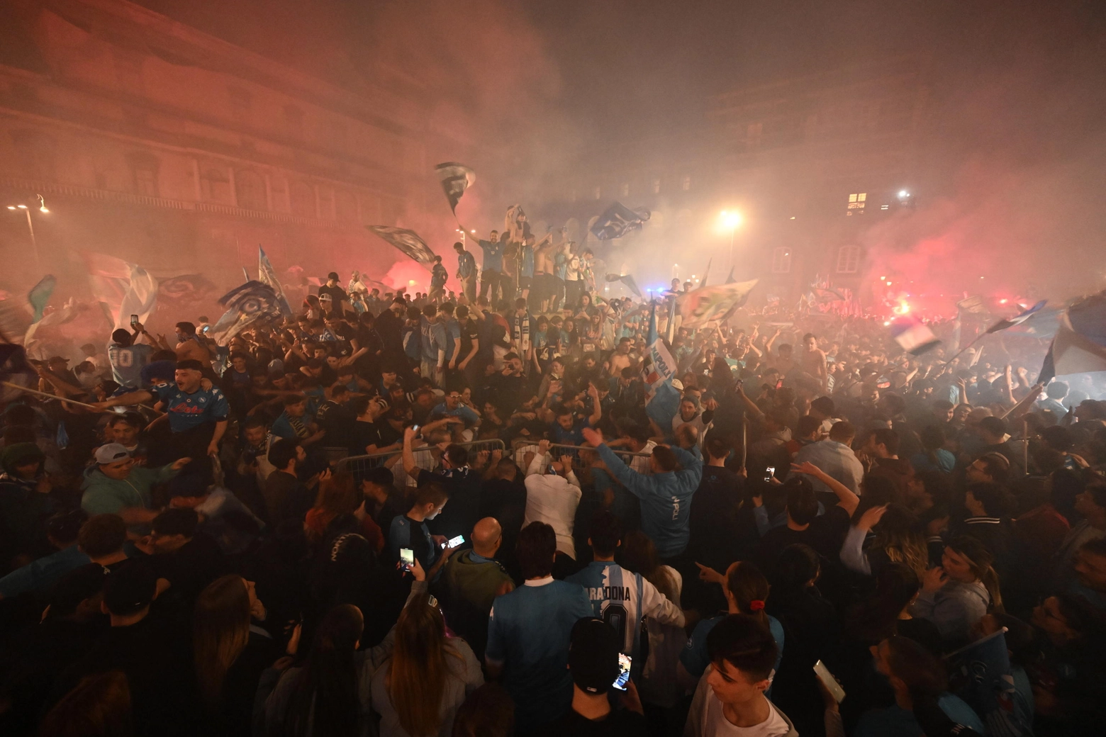 SSC Napoli’s supporters celebrate the victory of the Italian Serie A Championship (Scudetto) at the end of the match against Udinese Calcio in the centre of Naples, Italy, 04 May 2023.
ANSA/CIRO FUSCO