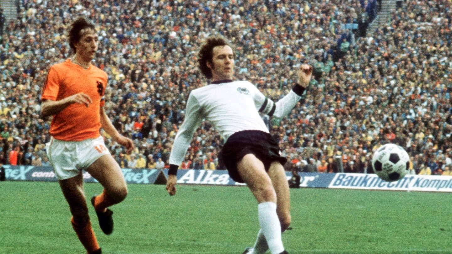 Yohan Cruyff e Franz Beckenbauer (Ansa)