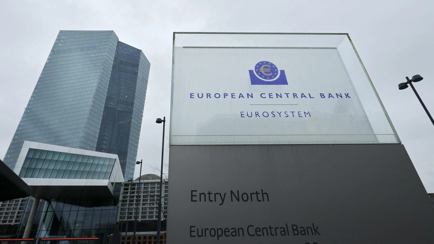 La Bce lascia i tassi fermi al 4,50%