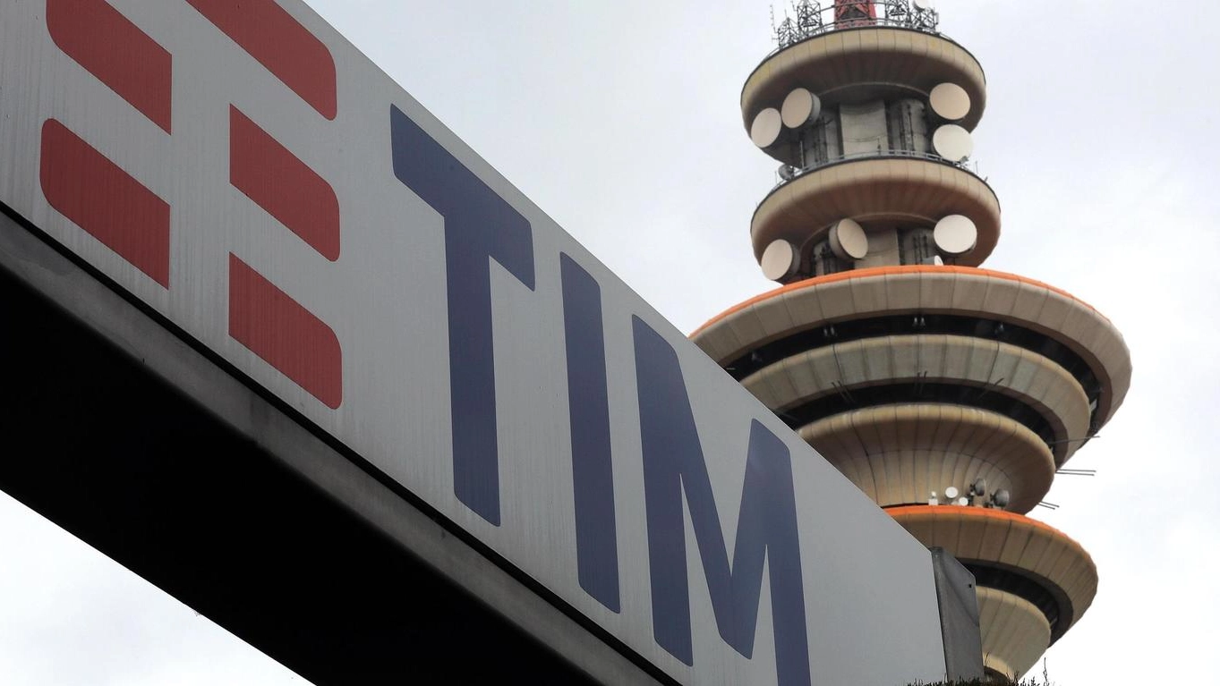 La sede di Tim a Rozzano, Milano (Ansa)