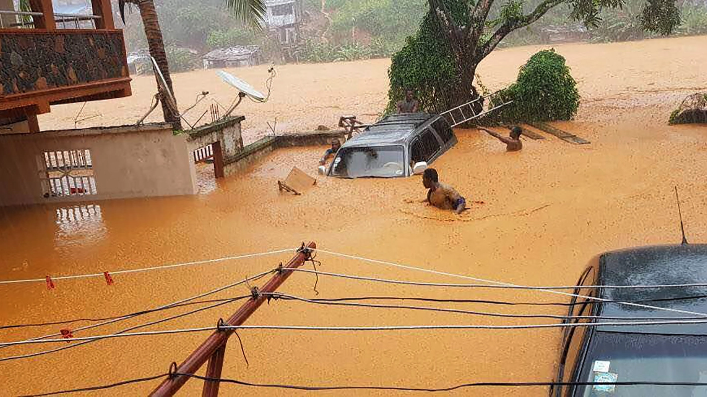 Alluvione in Sierra Leone, centinaia di morti (Afp)