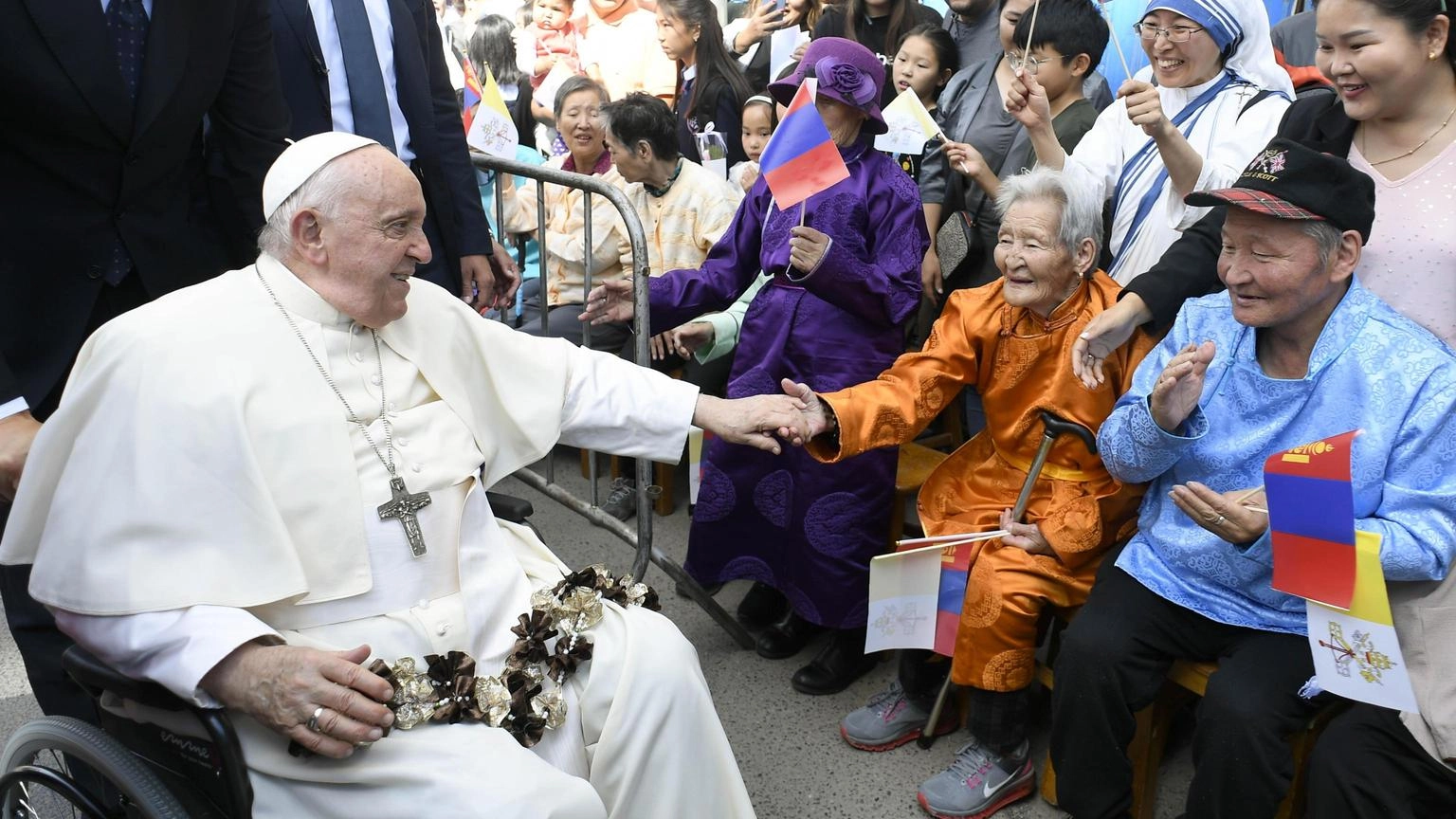 Il Papa, diamoci da fare e costruiamo insieme futuro di pace