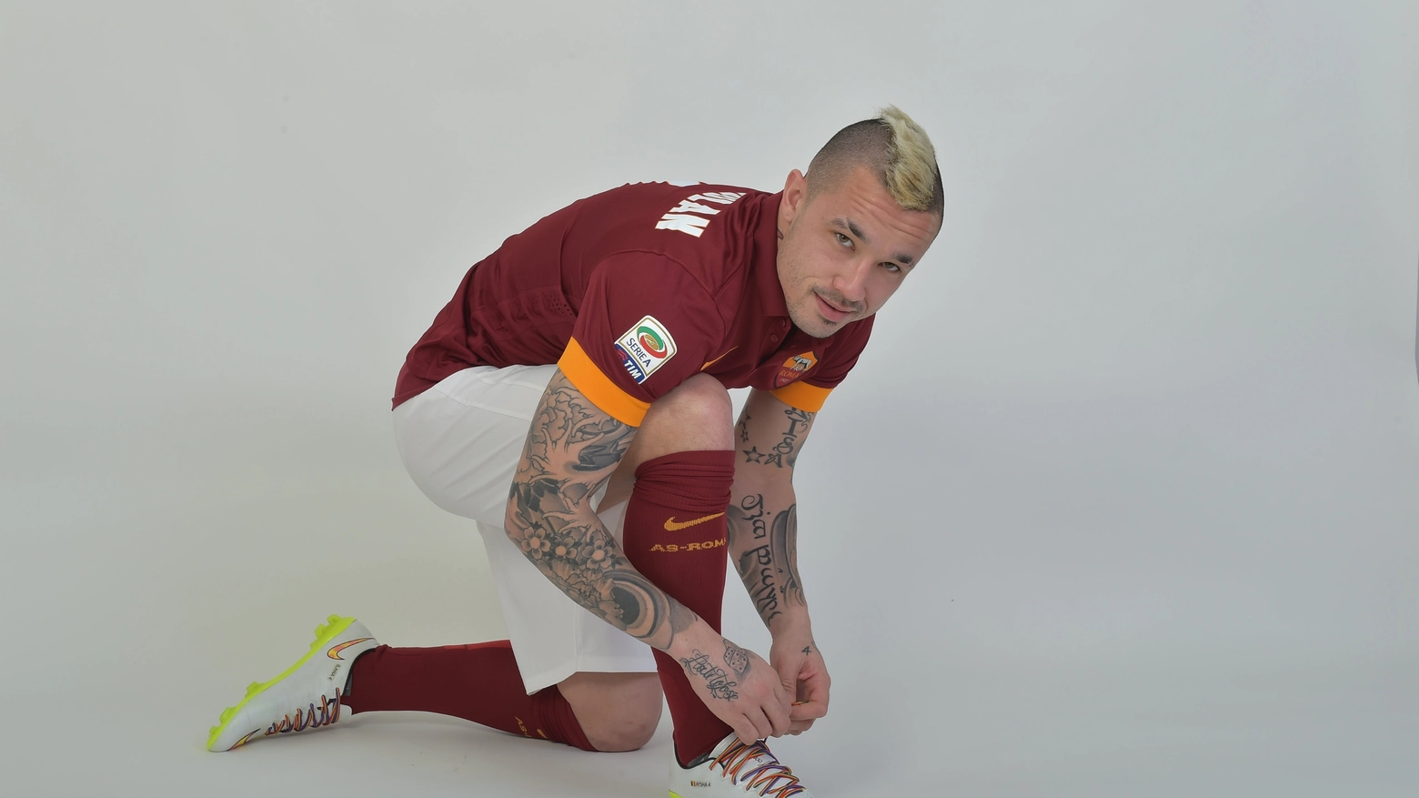Nainggolan indosserà i lacci colorati in Roma-Juventus 