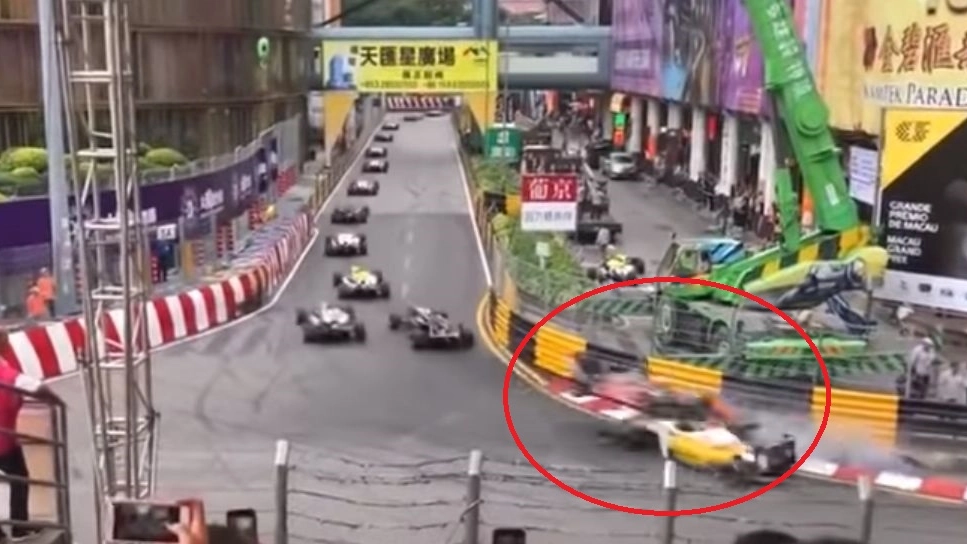 L'incidente a Sophia Floersch al Gp di Macao in F3 (YouTube)
