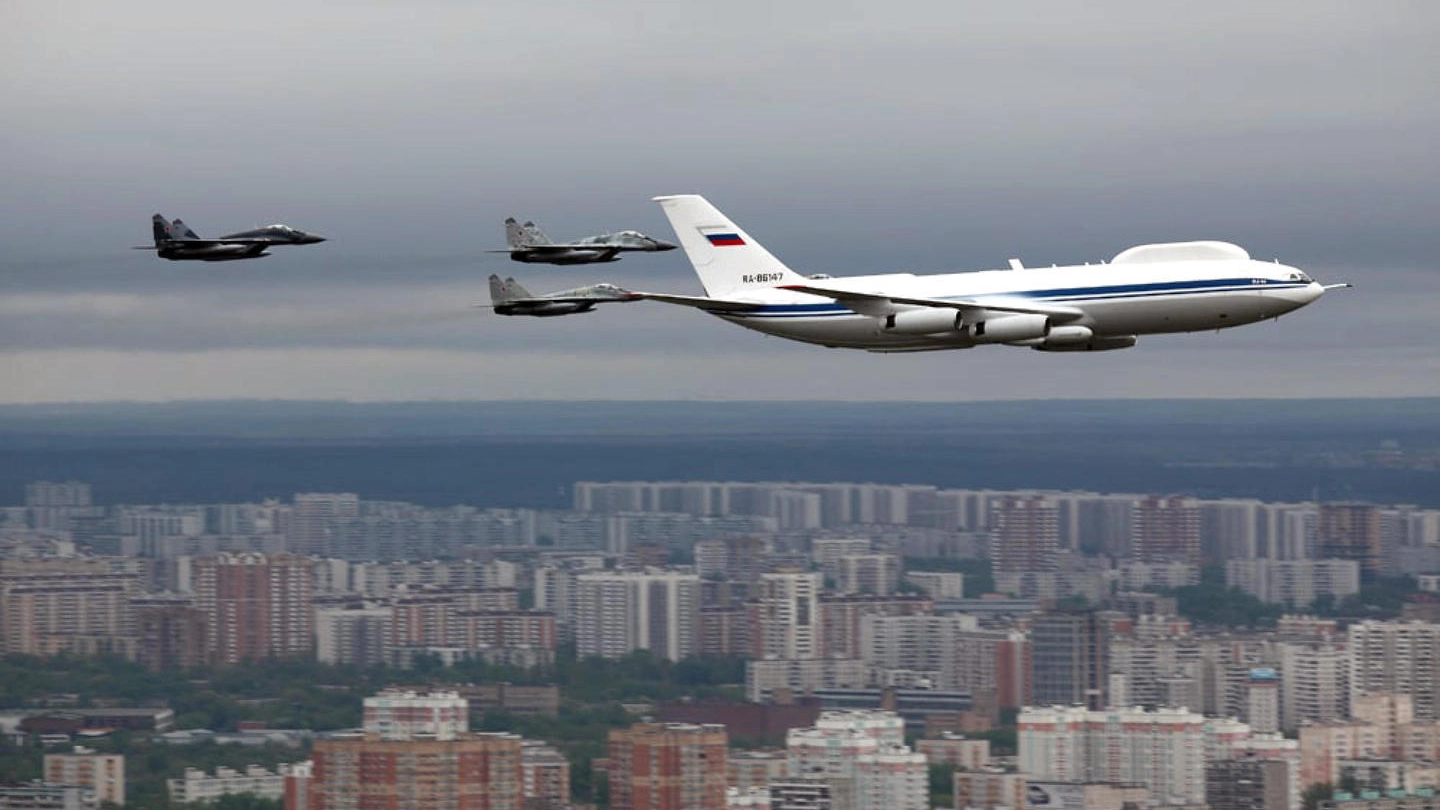 L'aereo Il-80, che trasporterebbe i vertici russi in caso di guerra nucleare (Ansa)