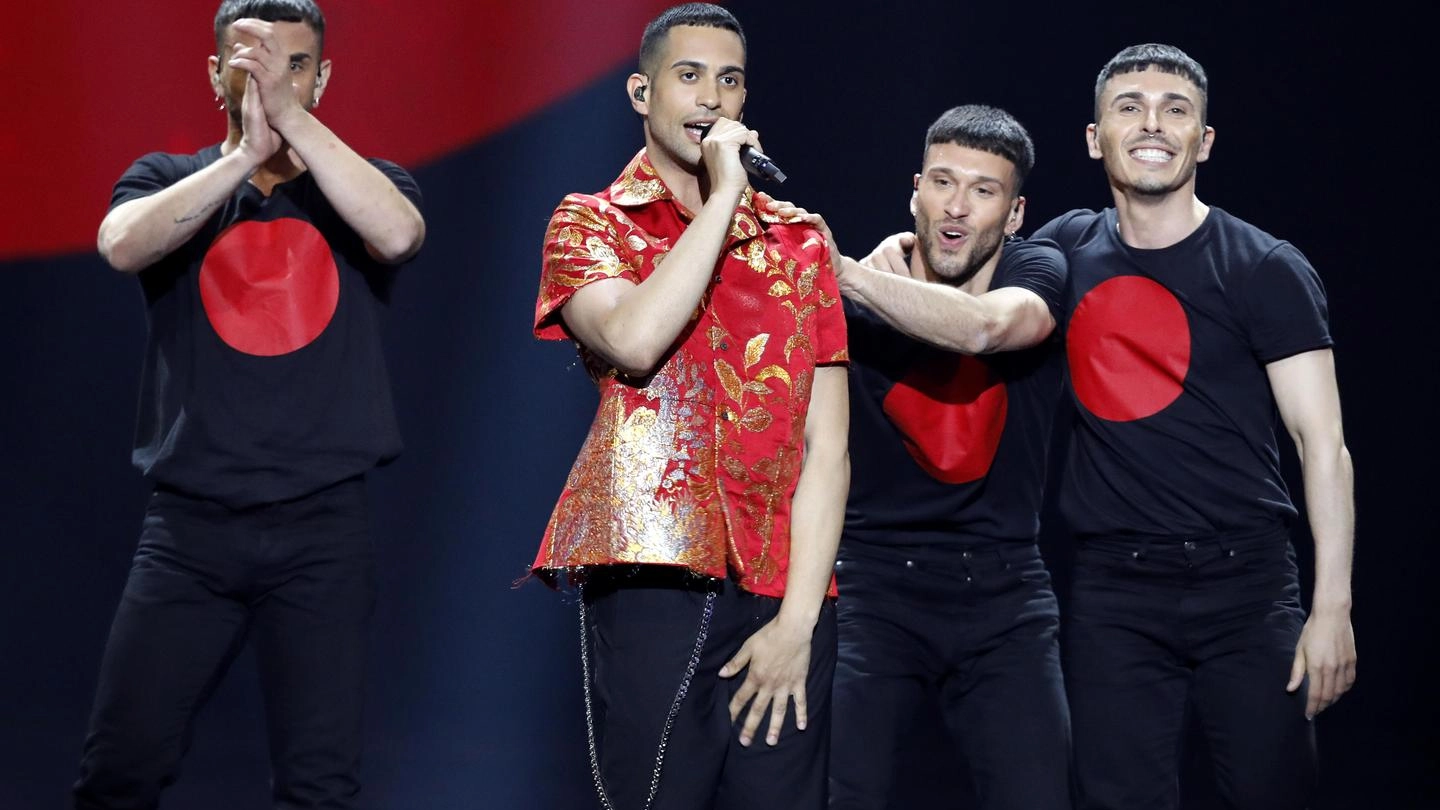 L'esibizione di Mahmood all'Eurovision Song Contest (Ansa)