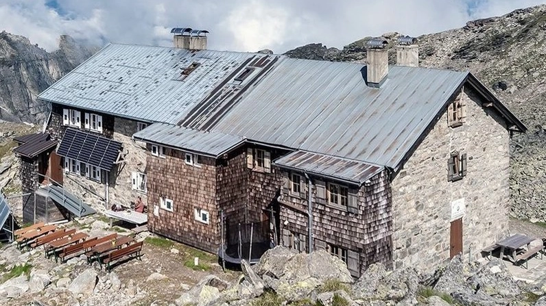 Europahütte, il rifugio al confine tra Italia e Austria a 2.693 metri d'altitudine