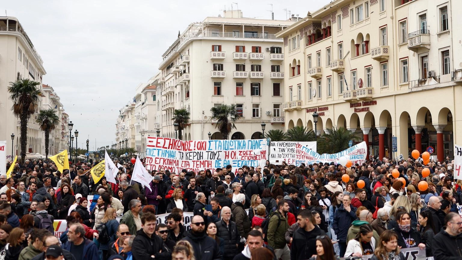 Grecia: più di 20mila persone riunite ad Atene per Tebi