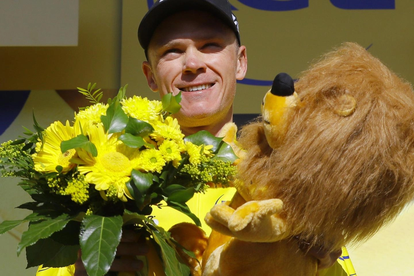 Tour de France 2017, Chris Froome con la maglia gialla (foto Ansa)