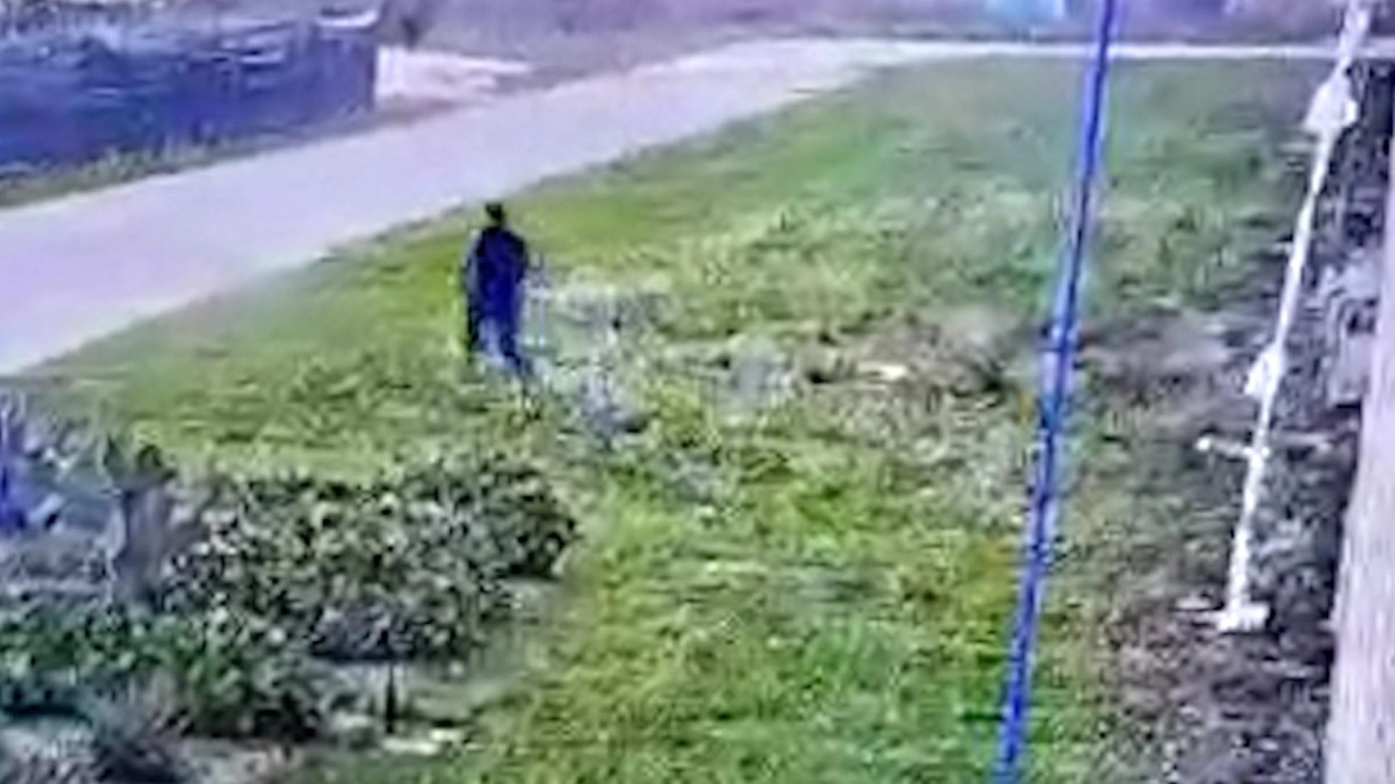 Un frame di un video che mostra l'evasione di Raduano (Ansa)