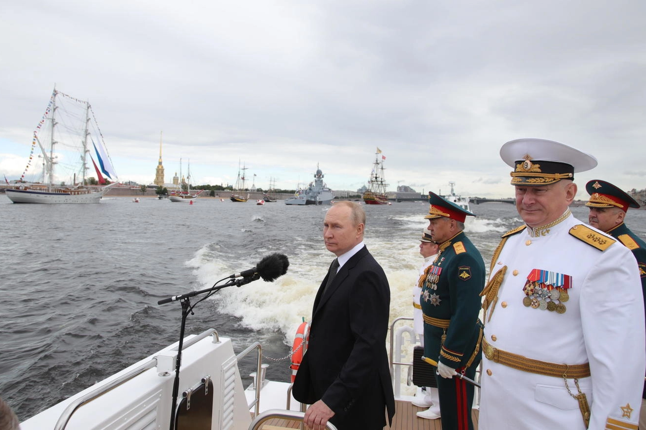 Il presidente russo Vladimir Putin alla parata di San Pietroburgo