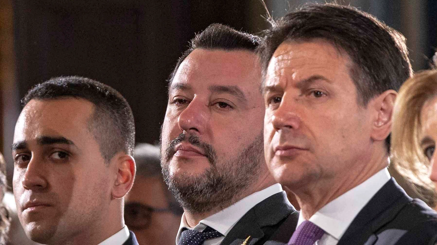 Il premier Giuseppe Conte e i due vicepremier Luigi Di Maio e Matteo Salvini