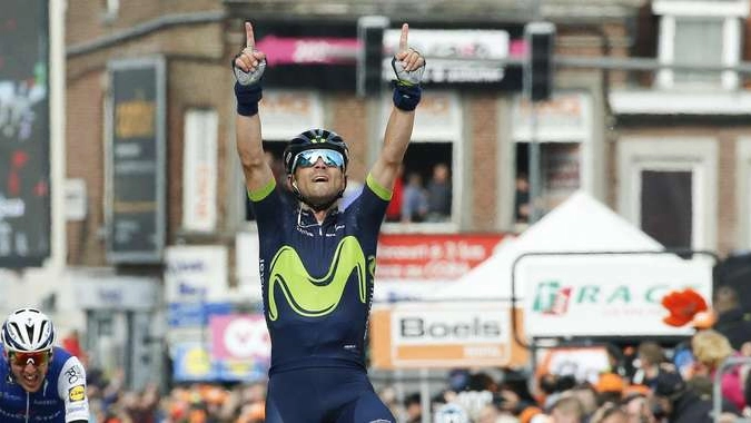Ciclismo: Valverde, lacrime per Scarponi