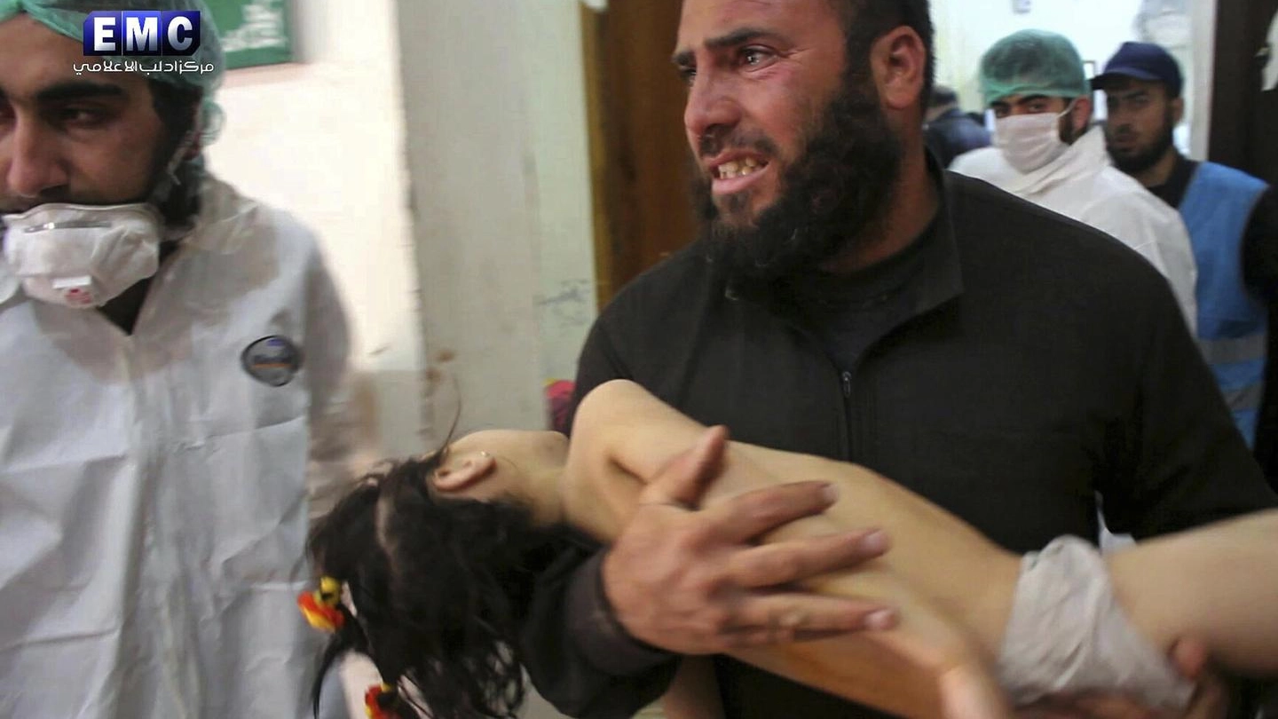 Siria, attacco chimico, strage di bambini (Ansa)