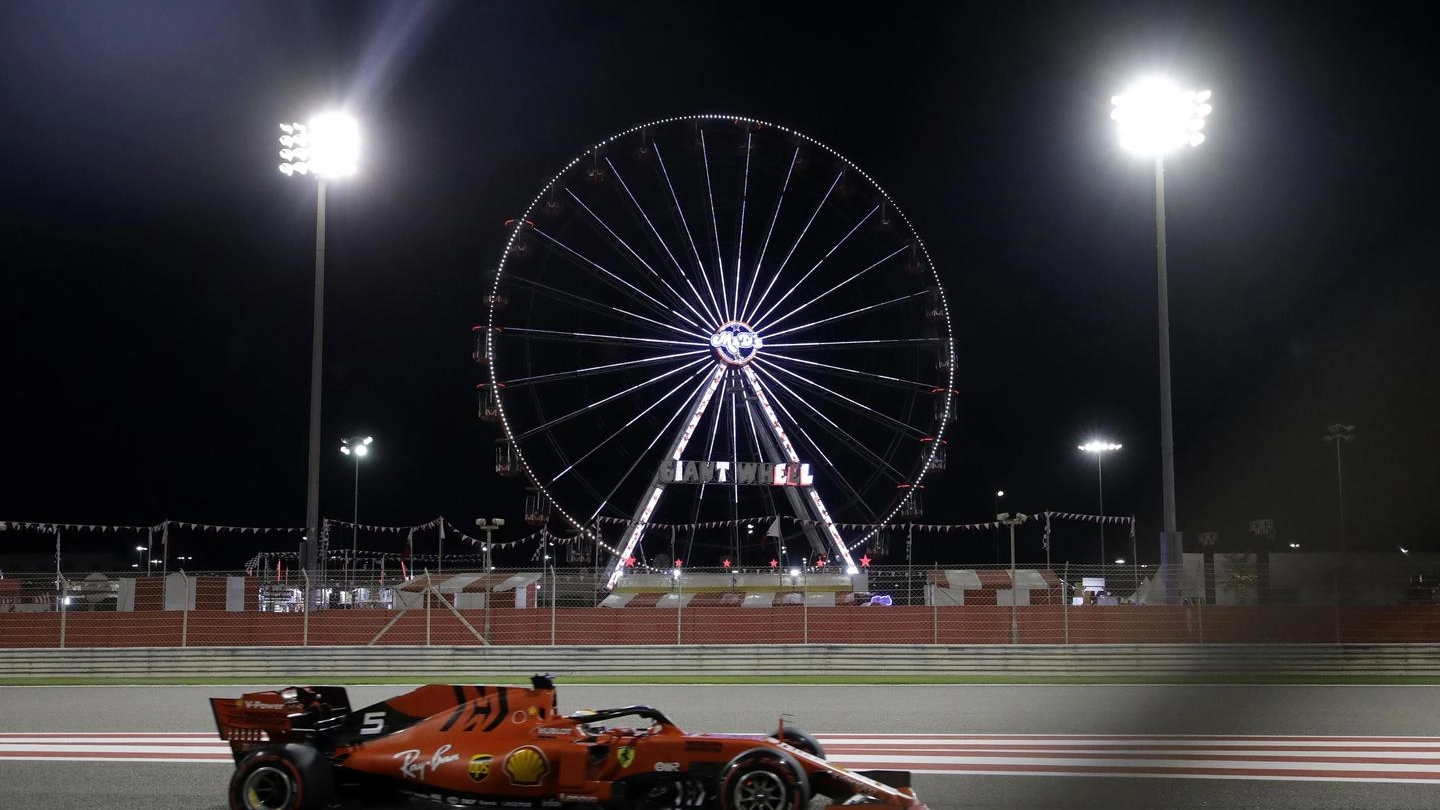 Vettel vola nelle libere in Bahrain (Ansa)