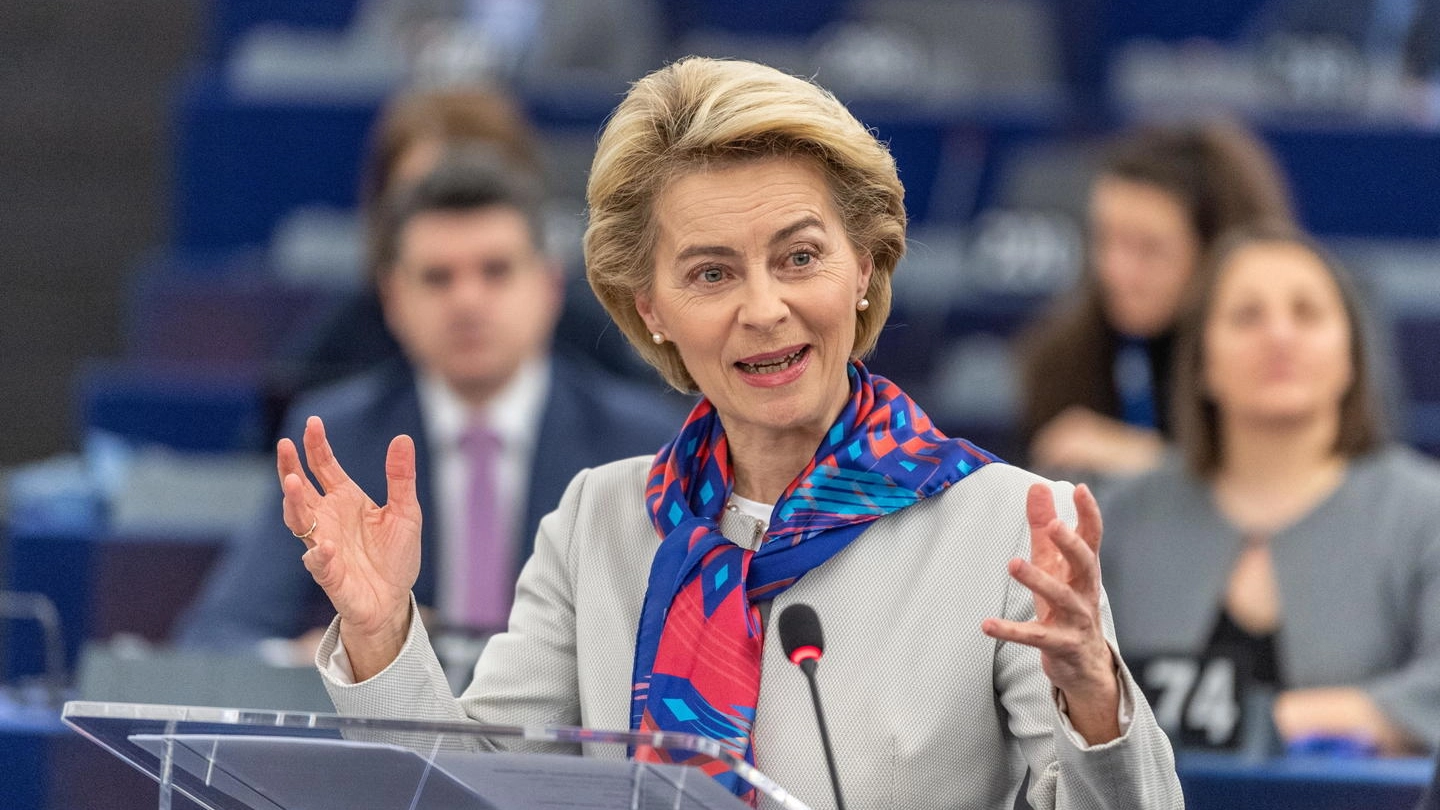 La presidente della Commissione europea Ursula von der Leyen (Ansa)