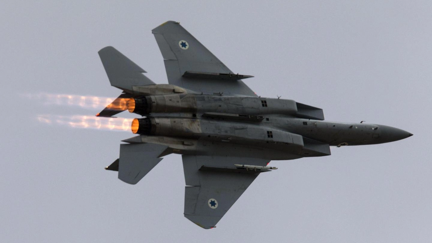 Un caccia F-15 dell'aeronautica israeliana (Ansa)
