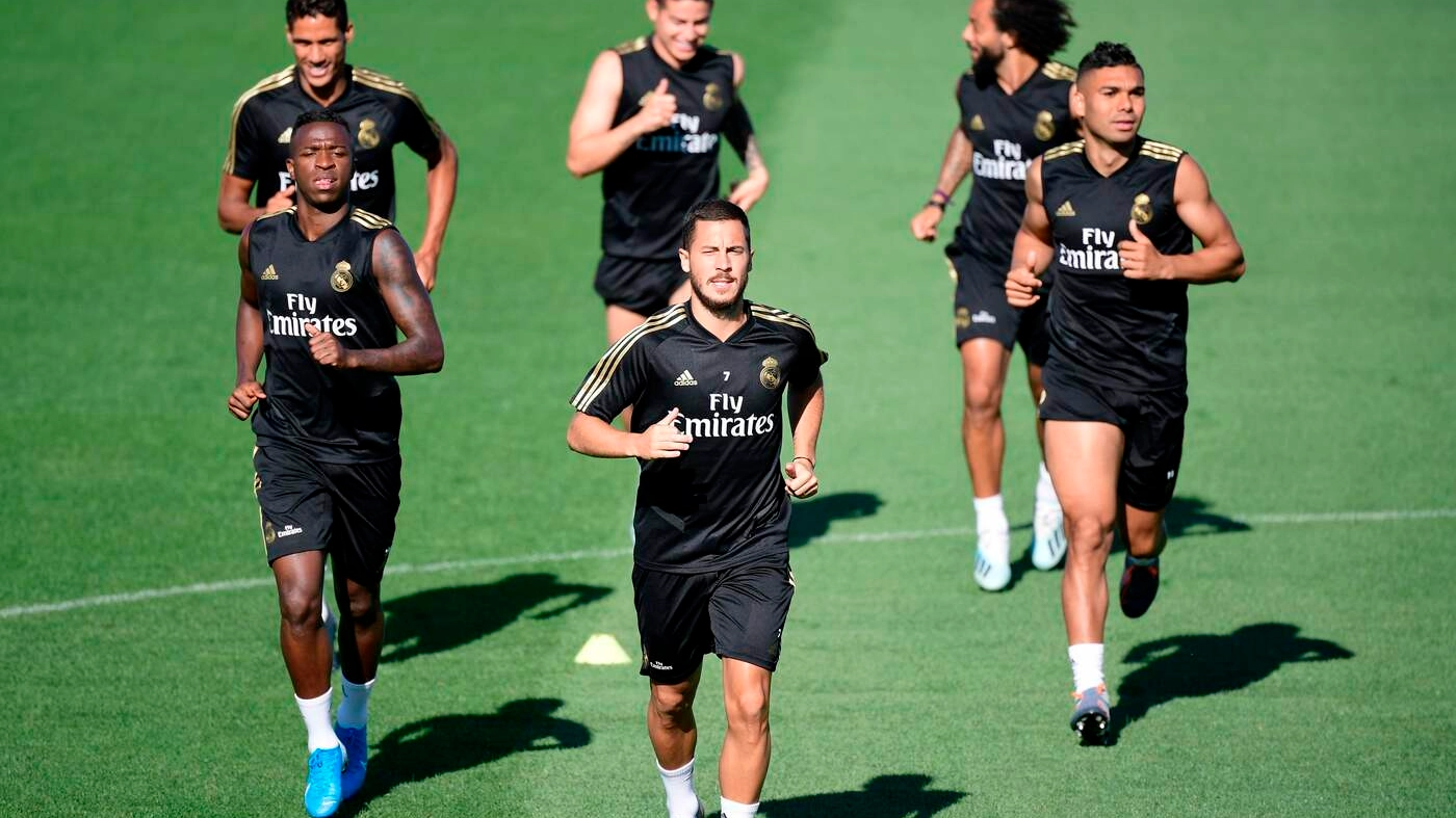 James durante l'allenamento con i compagni del Real Madrid