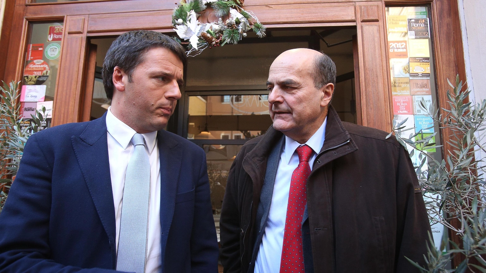 Matteo Renzi e Pierluigi Bersani  (Ansa)
