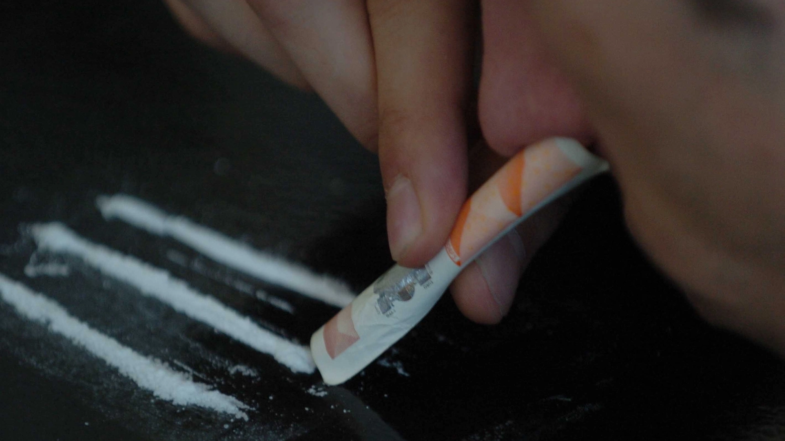 Droga, cocaina, sniffare: foto generica (Radaelli)