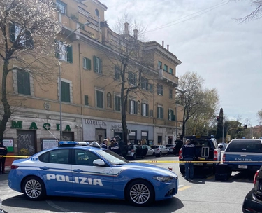 Roma, falso allarme bomba a piazza Sempione: traffico bloccato e negozi evacuati