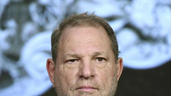 Harvard ritira onorificenza a Weinstein
