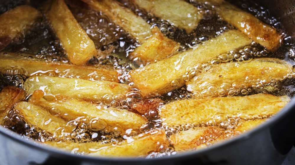 Le patatine fritte andrebbero consumate con moderazione - Foto: brazzo/iStock