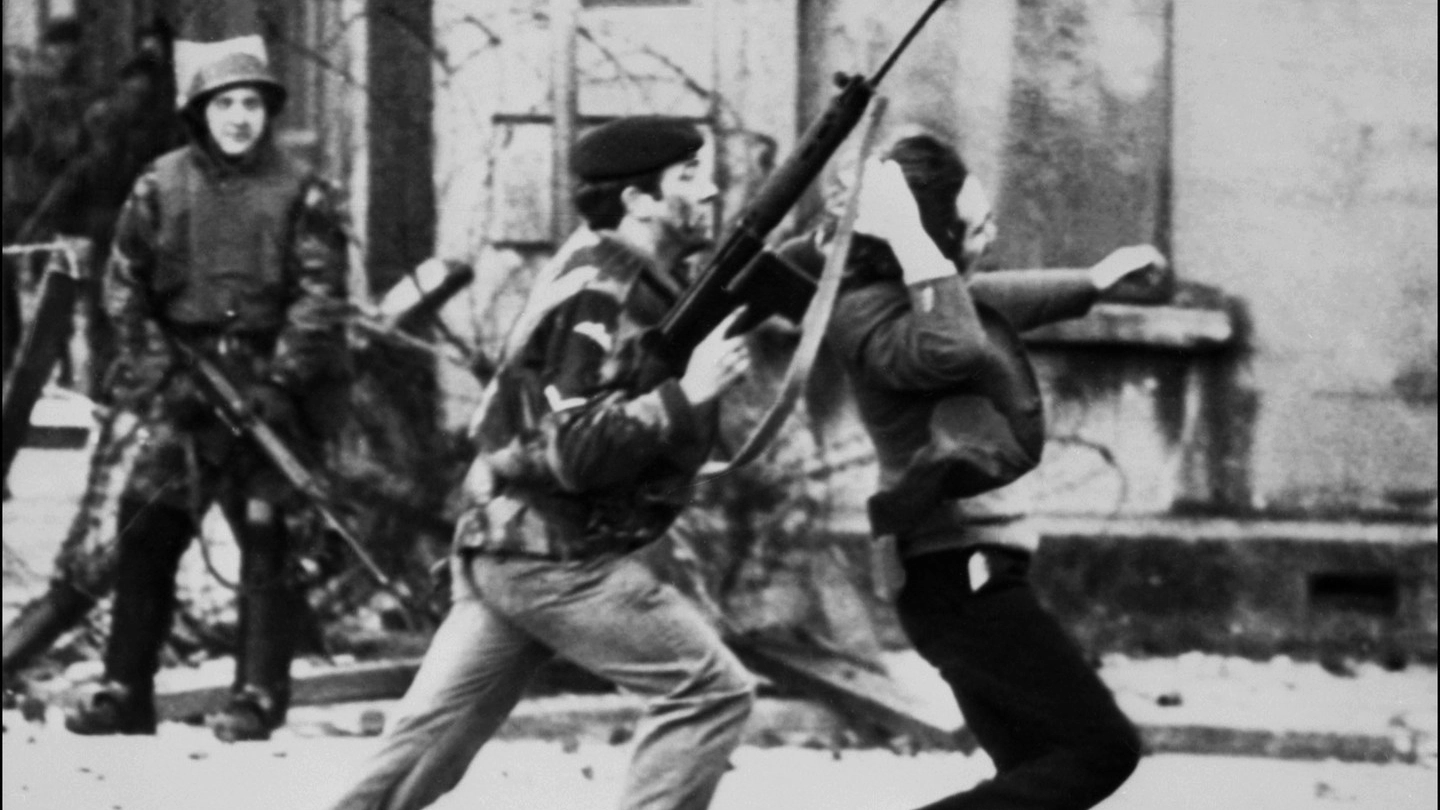 Una foto di quel 30 gennaio 1972 quando i parà britannici spararono sulla folla (AFP)