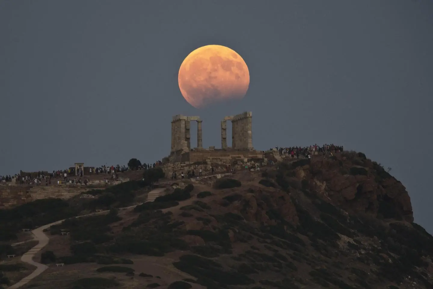 Eclissi lunare 7 agosto 2017, le foto più suggestive