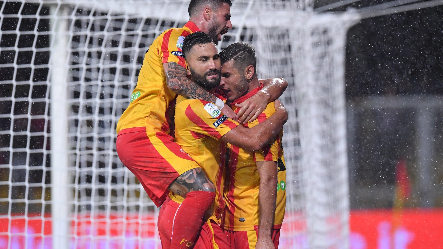Il gol di Coda stende il Livorno (Lapresse)