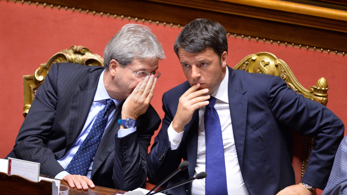 Paolo Gentiloni e Matteo Renzi (Imagoeconomia)