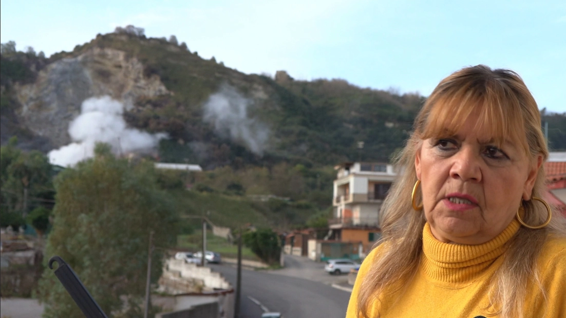 Una donna racconta la sua vita vicino alla solfatara di Pozzuoli