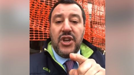 Matteo Salvini in diretta su Facebook
