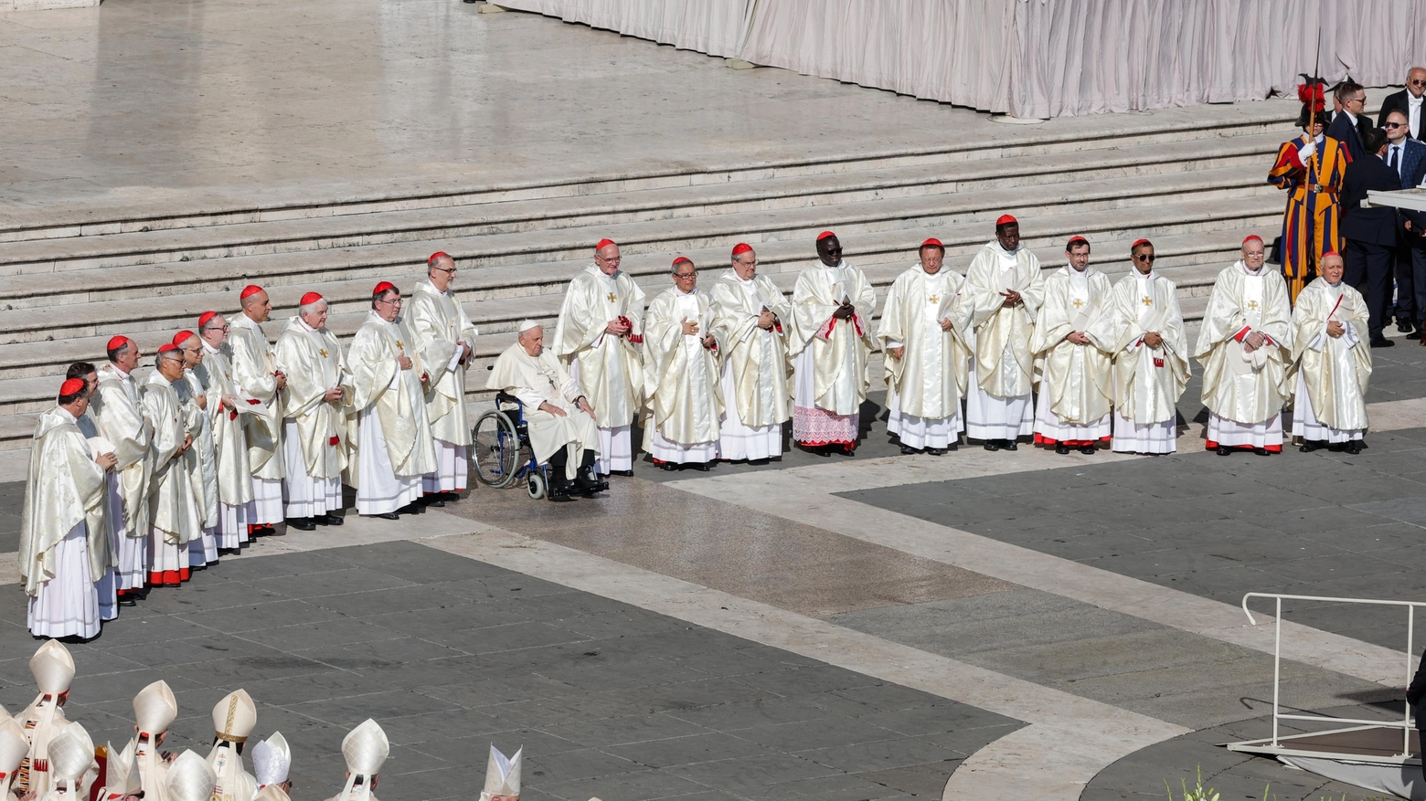Francesco ha presieduto la cerimonia d'avvio dell'assemblea dedicata alla sinodalità. Tensione fra conservatori e liberal, dal Pontefice appello a comunione e dialogo