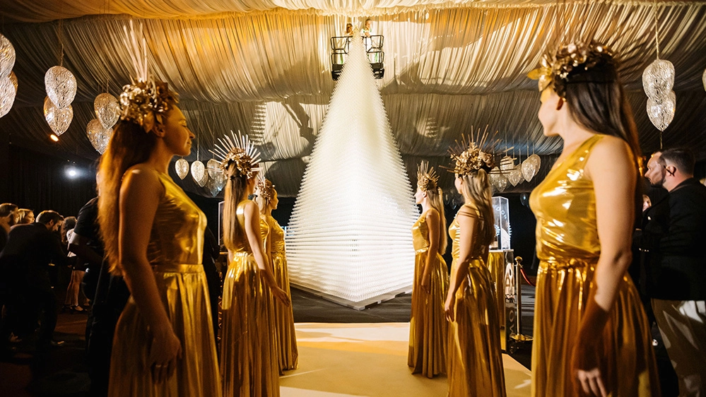 La piramide di calici di Champagne più grande del mondo - Foto: press Atlantis, The Palm