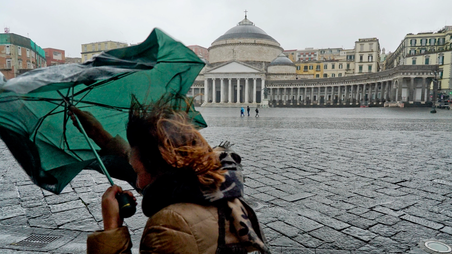 Maltempo: pioggia e vento a Napoli e in tutta la Campania