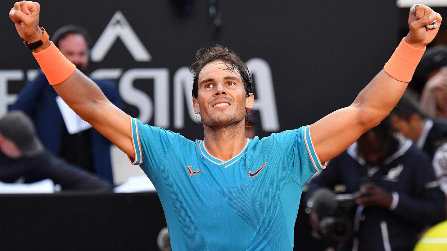 Rafael Nadal batte Novak Djokovic e trionfa agli Internazionali di Roma (Ansa)