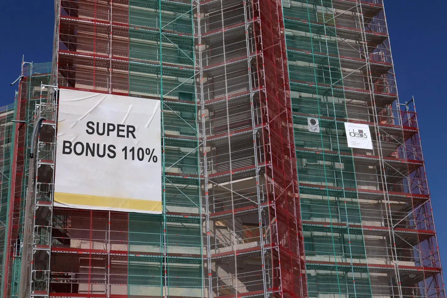 Superbonus, governo impone stop a sconto in fattura e cessione del credito.  Ecco le novità