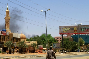 Sudan, tregua di 3 giorni. Ue pianifica uscita di cittadini. Usa: “Pronti a evacuare ambasciata”
