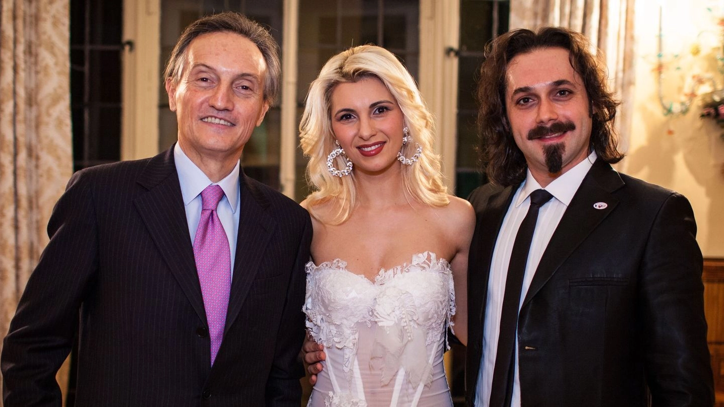 Gli “Operapop” (Enrico Giovagnoli e Francesca Carli) con l’ambasciatore d’Italia negli USA Claudio Bisogniero