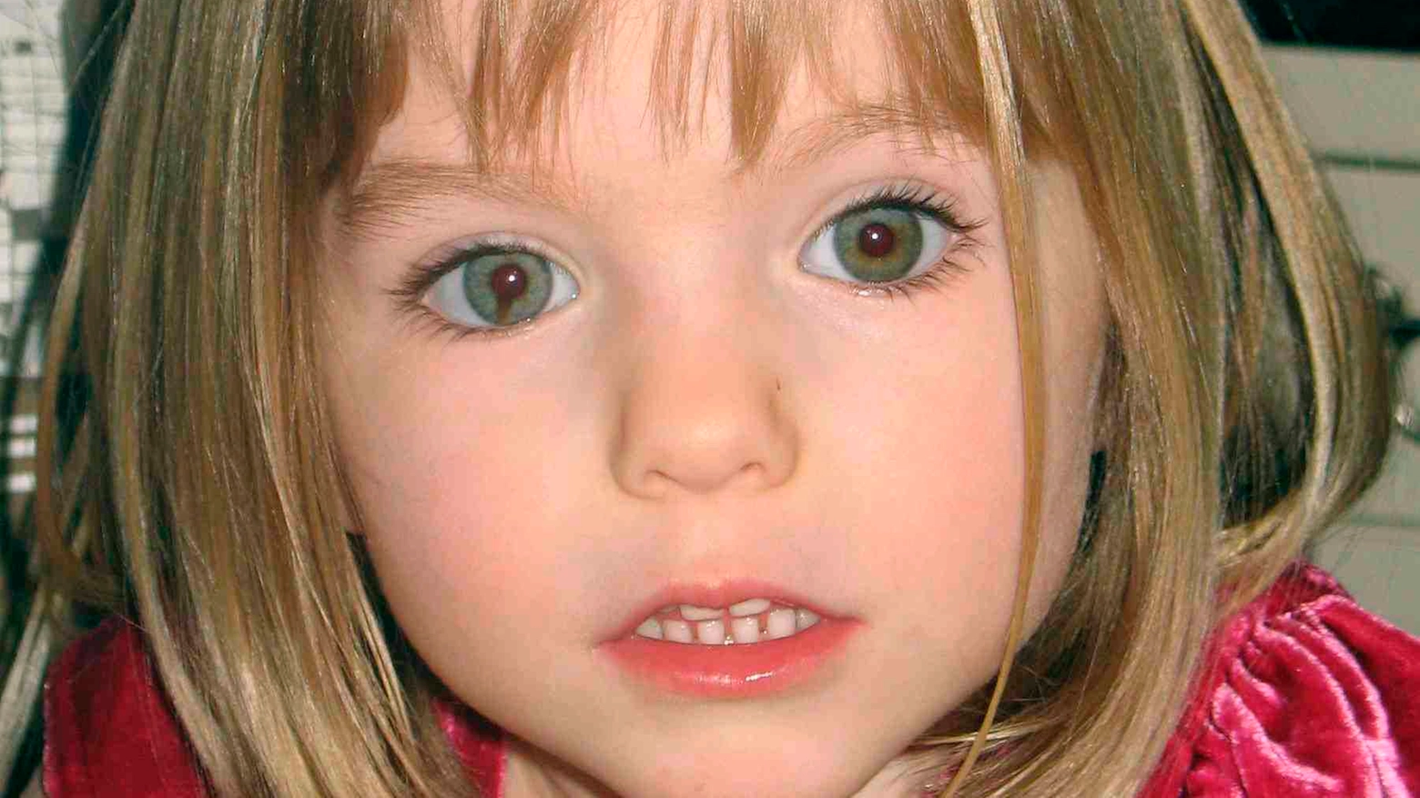 Madeleine McCann sparì il 3 maggio 2007 mentre era in vacanza con la famiglia in Portogallo. Non aveva ancora 4 anni. Un mistero mai risolto