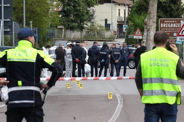 Vicenza, grida 'Allah Akbar' sottrae arma e ferisce vigile: muore in conflitto a fuoco