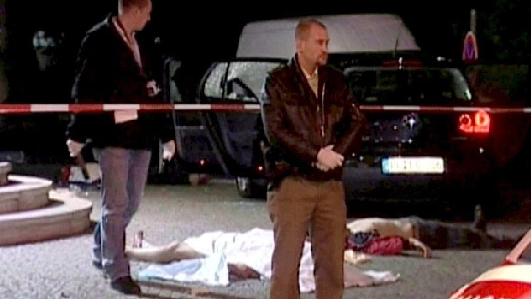 Poliziotti vicini a 2 dei 6 italiani assassinati a Duisburg nel 2007 (Ansa)