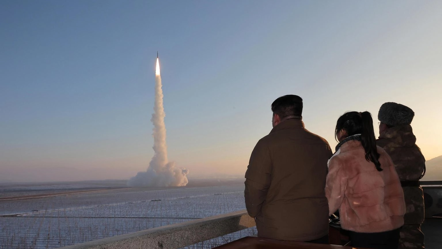 Corea del Nord, Kim: aumentare la produzione di lanciamissili