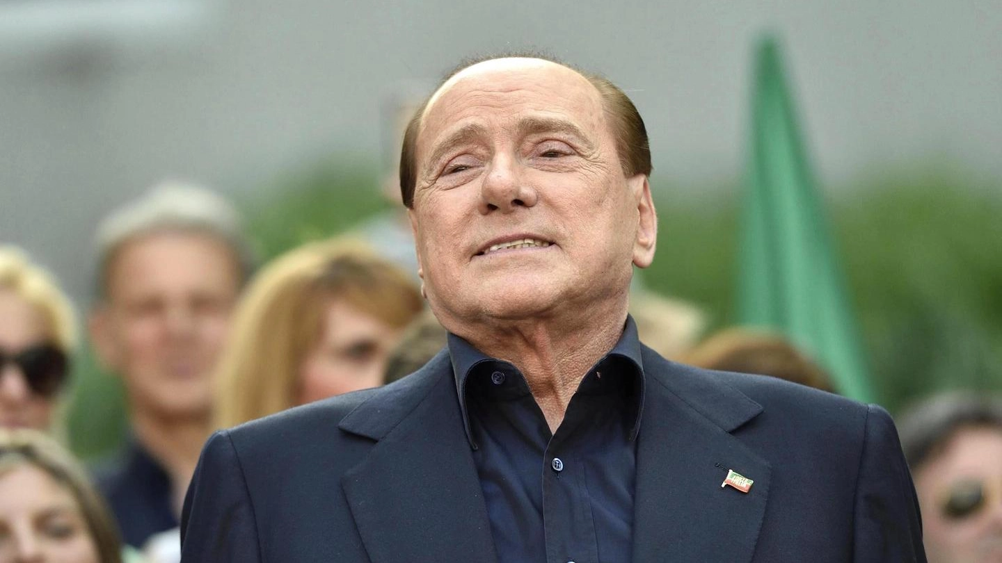 Silvio Berlusconi. L'ex premier sarà operato al cuore (Ansa)