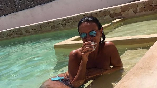 Paola Perego, a 51 anni in topless su Instagram
