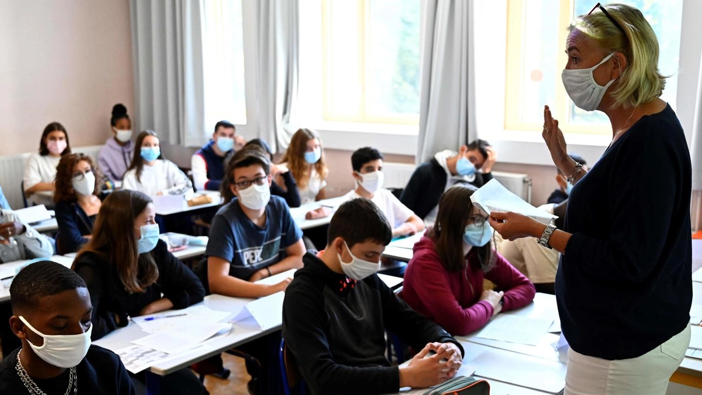 Coronavirus Europa, in Francia tutti a scuola dal 1° settembre (Ansa)