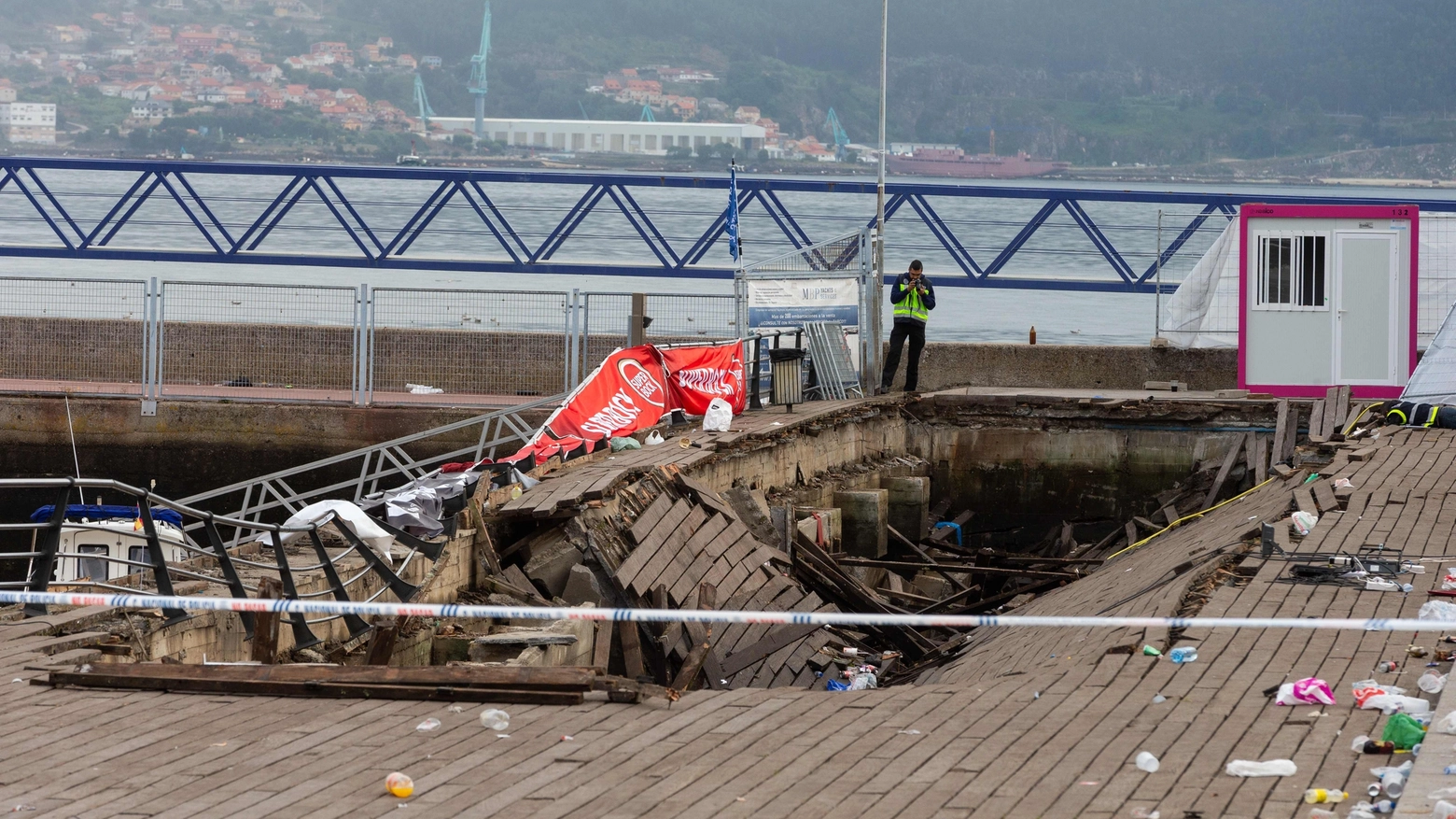 La piattaforma crollata a Vigo, in Spagna